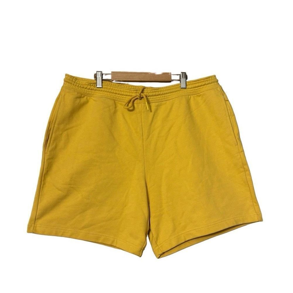 Gap men’s cotton relaxed fit 6” shorts gold size large